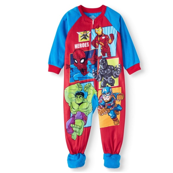 Microfleece sleeper features The Avengers characters - Picture 1 of 2